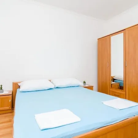 & Papa - Basic Double With Balcony And Partial Sea View ... شقة