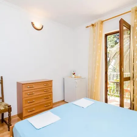 & Papa - Basic Double With Balcony And Partial Sea View ... شقة مْليني