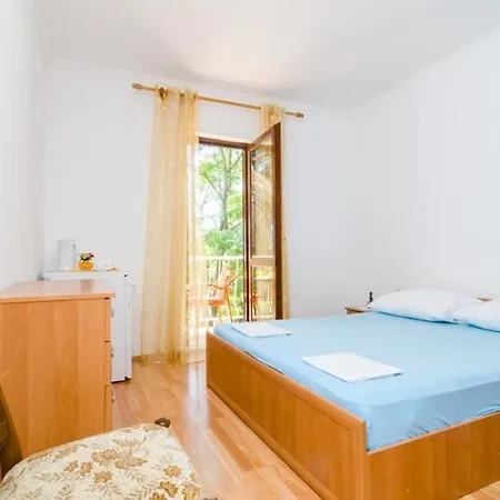 & Papa - Basic Double With Balcony And Partial Sea View ...