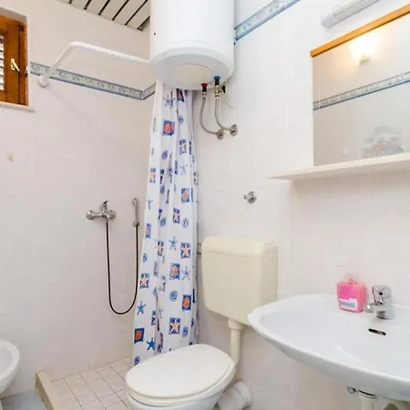 & Papa - Basic Double With Balcony And Partial Sea View ... Apartmán